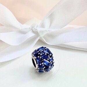 🌹🍃Authentic Pandora”Chiseled Elegance Crystal Baguette Sterling Silver Charm🍃🌹